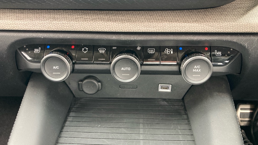 Citroen C5 X 1.2 PureTech 130 Shine Plus 5dr EAT8 Petrol Estate - Image 37