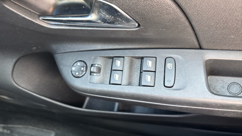 Vauxhall Corsa 1.2 Design 5dr Petrol Hatchback - Image 29