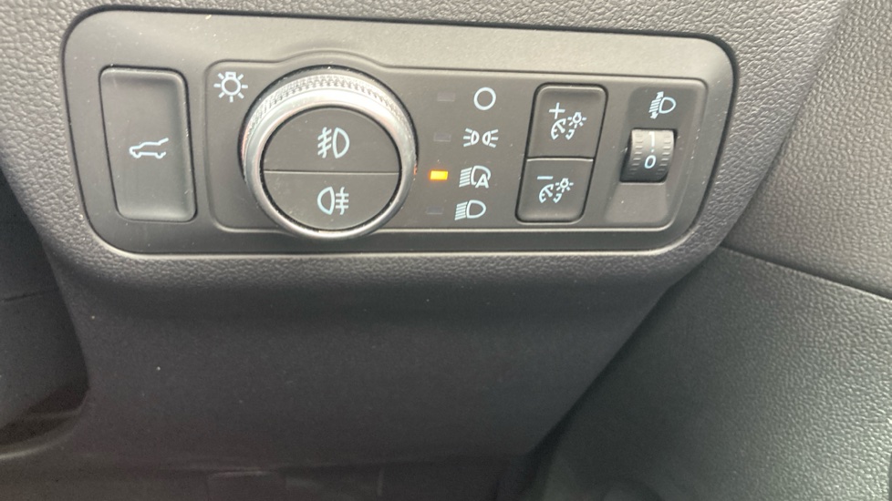Ford Kuga 1.5 EcoBoost 150 Titanium Edition 5dr Petrol Estate - Image 32