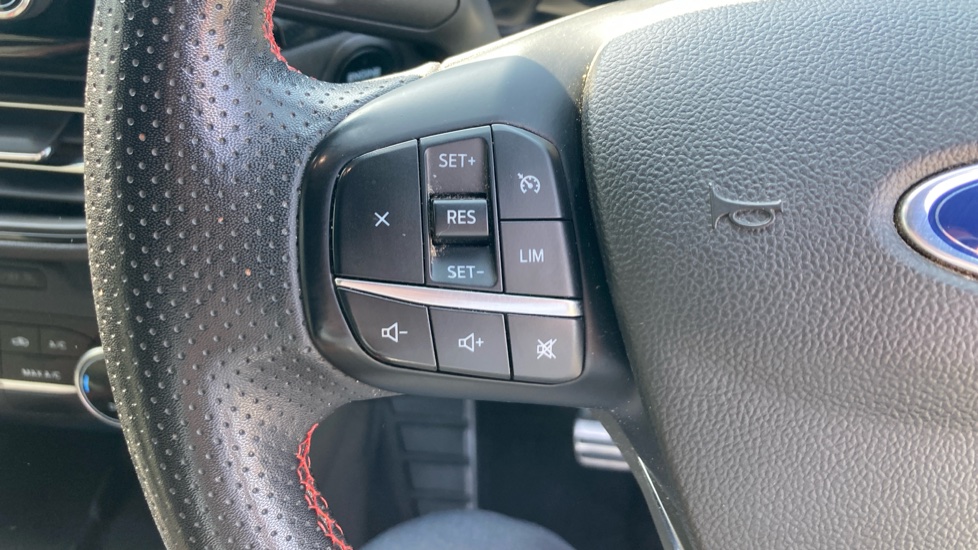 Ford Kuga 2.5 FHEV ST-Line Edition 5dr CVT Hybrid Estate - Image 31