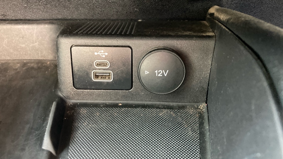 Ford Kuga 2.5 FHEV ST-Line Edition 5dr CVT Hybrid Estate - Image 34