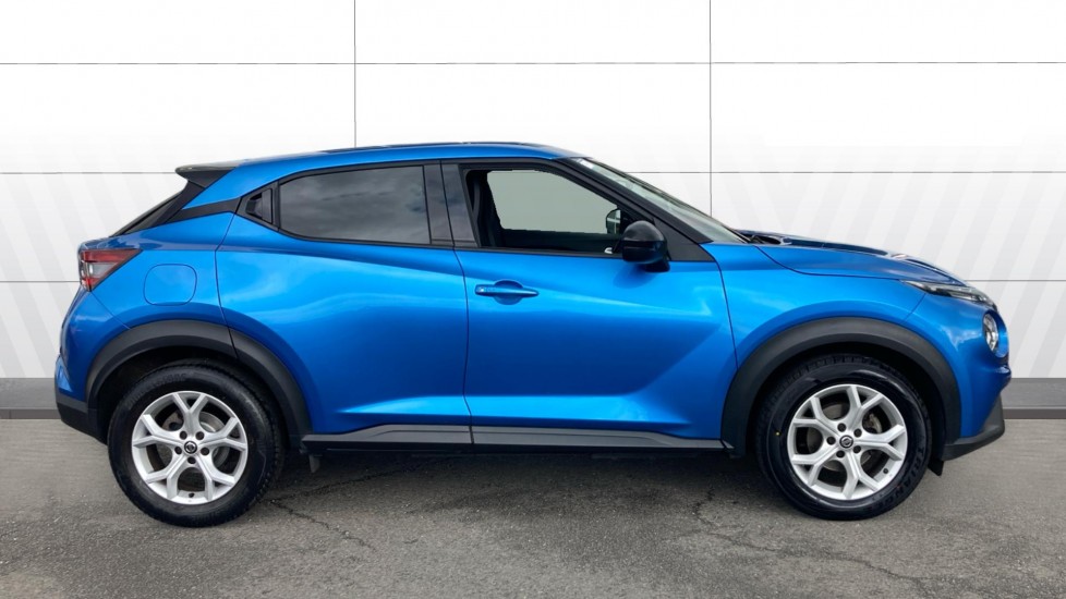 Nissan Juke 1.0 DiG-T 114 N-Connecta 5dr DCT Petrol Hatchback - Image 5