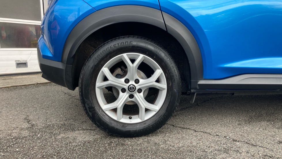 Nissan Juke 1.0 DiG-T 114 N-Connecta 5dr DCT Petrol Hatchback - Image 7
