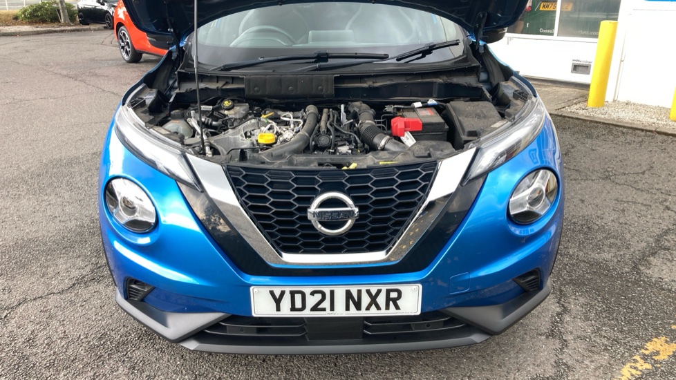 Nissan Juke 1.0 DiG-T 114 N-Connecta 5dr DCT Petrol Hatchback - Image 8