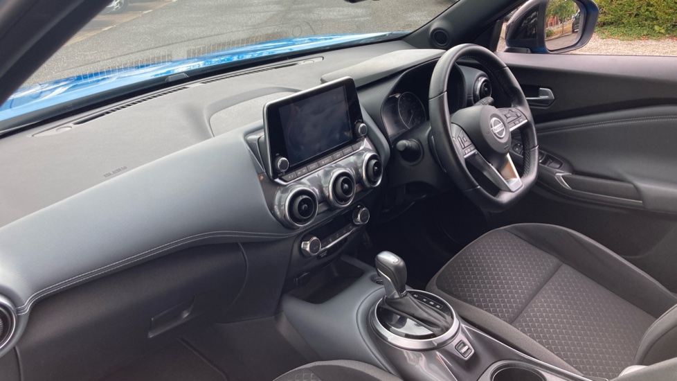 Nissan Juke 1.0 DiG-T 114 N-Connecta 5dr DCT Petrol Hatchback - Image 9