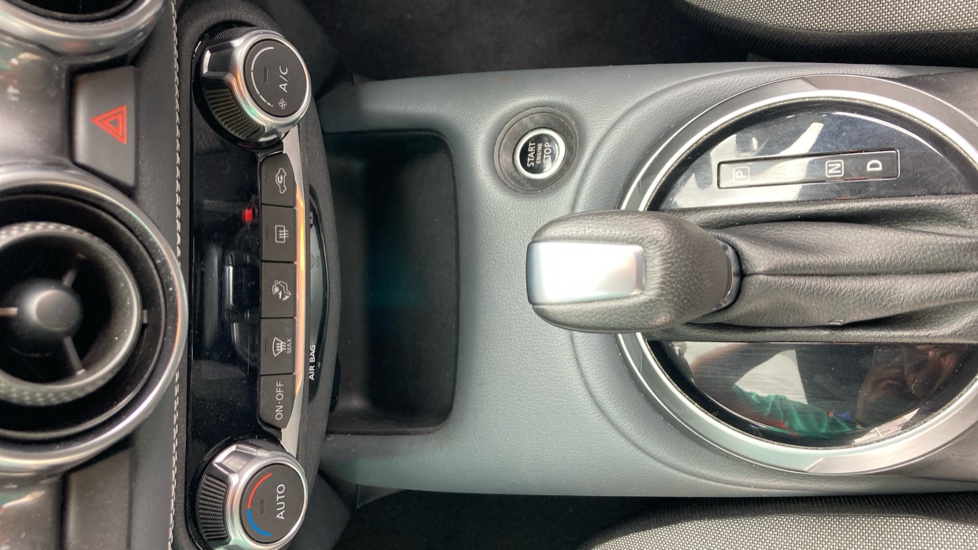 Nissan Juke 1.0 DiG-T 114 N-Connecta 5dr DCT Petrol Hatchback - Image 13