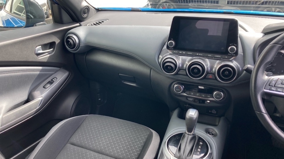 Nissan Juke 1.0 DiG-T 114 N-Connecta 5dr DCT Petrol Hatchback - Image 14