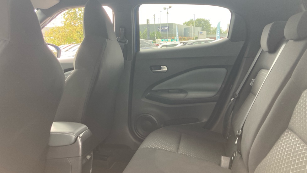 Nissan Juke 1.0 DiG-T 114 N-Connecta 5dr DCT Petrol Hatchback - Image 16