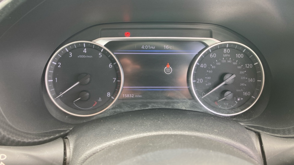 Nissan Juke 1.0 DiG-T 114 N-Connecta 5dr DCT Petrol Hatchback - Image 18