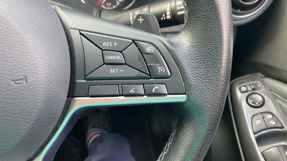 Nissan Juke 1.0 DiG-T 114 N-Connecta 5dr DCT Petrol Hatchback - Image 31