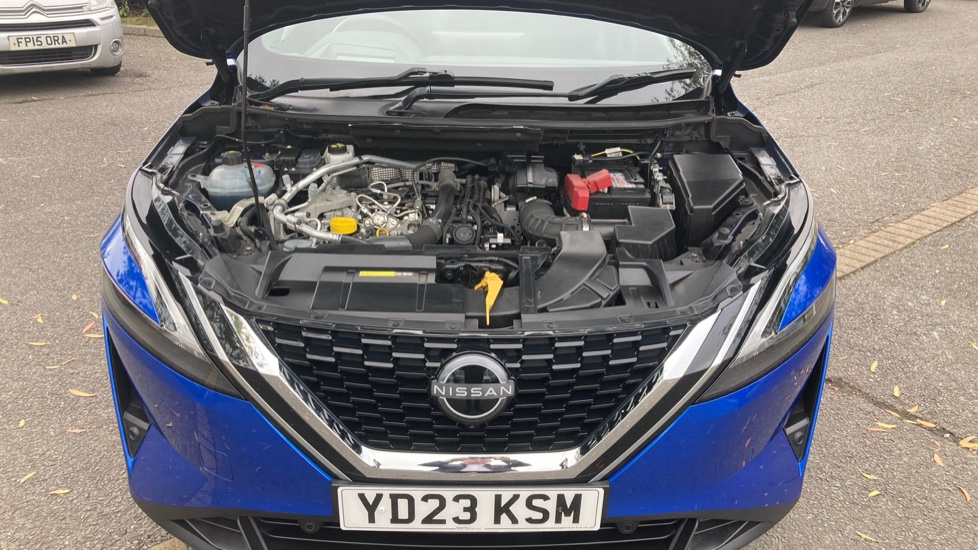 Nissan Qashqai 1.3 DiG-T MH 158 Tekna 5dr Xtronic Petrol Hatchback - Image 8