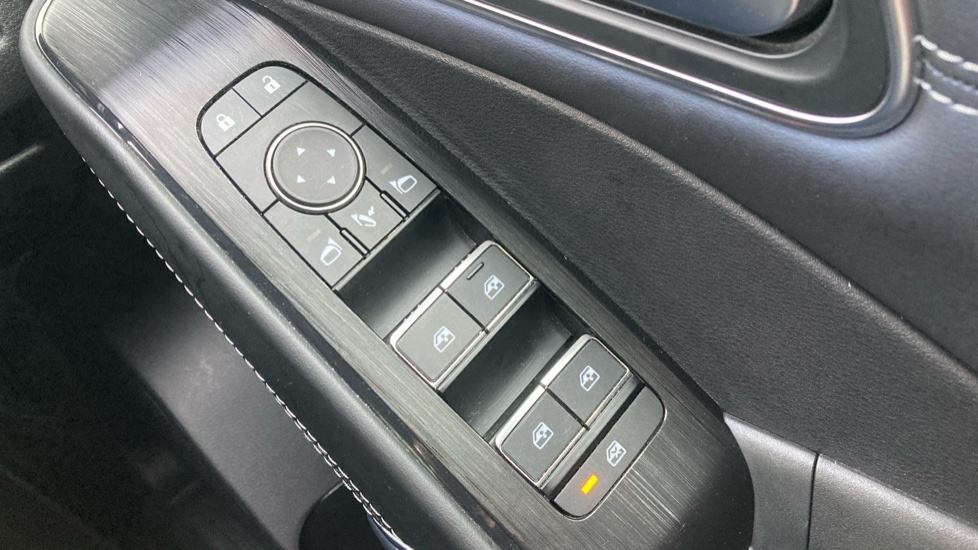 Nissan Qashqai 1.3 DiG-T MH 158 Tekna 5dr Xtronic Petrol Hatchback - Image 21