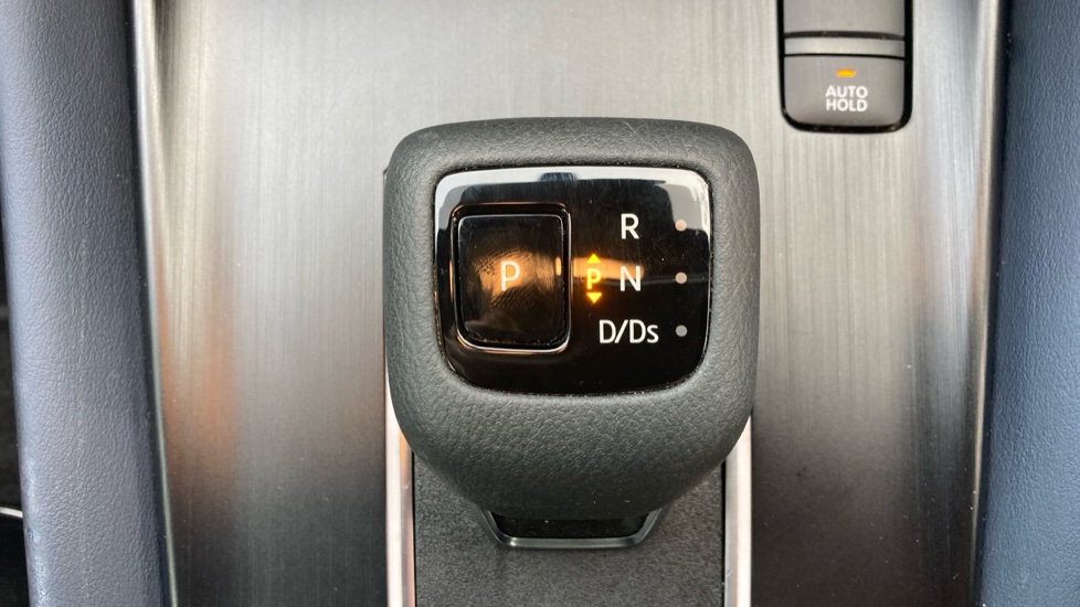 Nissan Qashqai 1.3 DiG-T MH 158 Tekna 5dr Xtronic Petrol Hatchback - Image 31