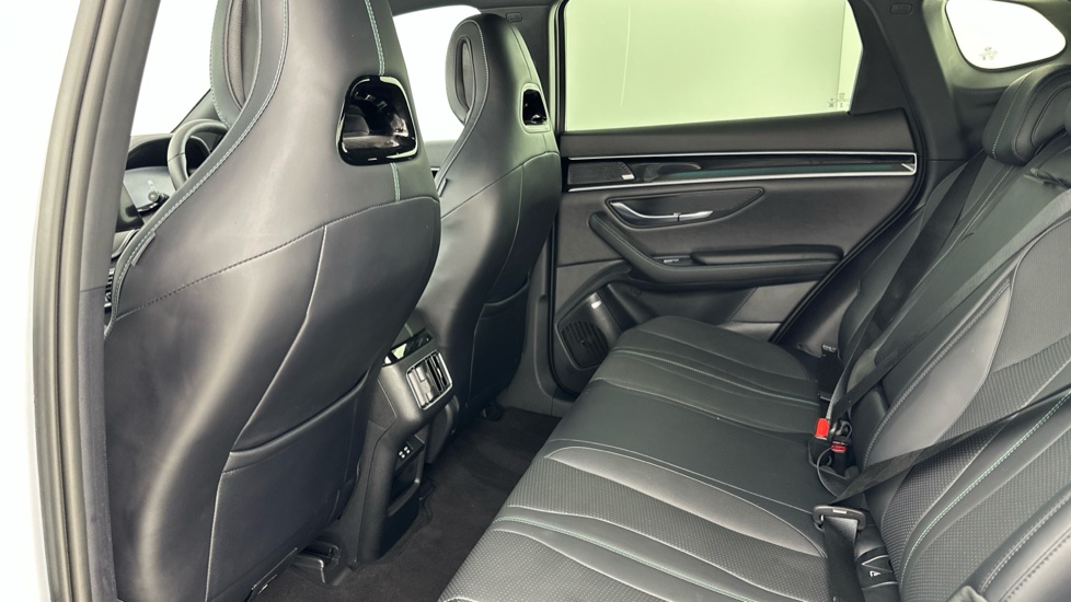 BYD Seal U 1.5 DM-i Boost 5dr Auto Estate - Image 13