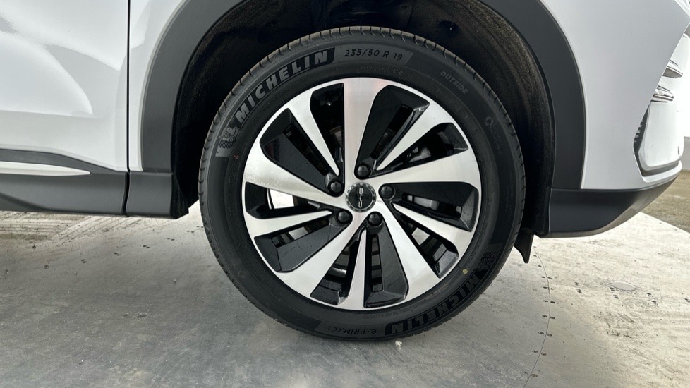 BYD Seal U 1.5 DM-i Boost 5dr Auto Estate - Image 18