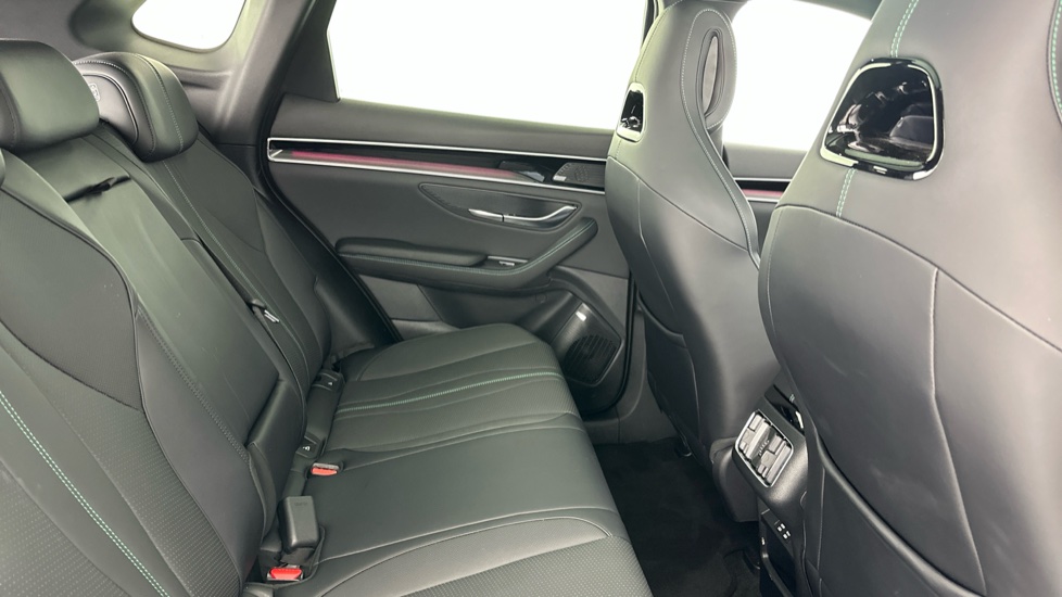 BYD Seal U 1.5 DM-i Comfort 5dr Auto Estate - Image 12
