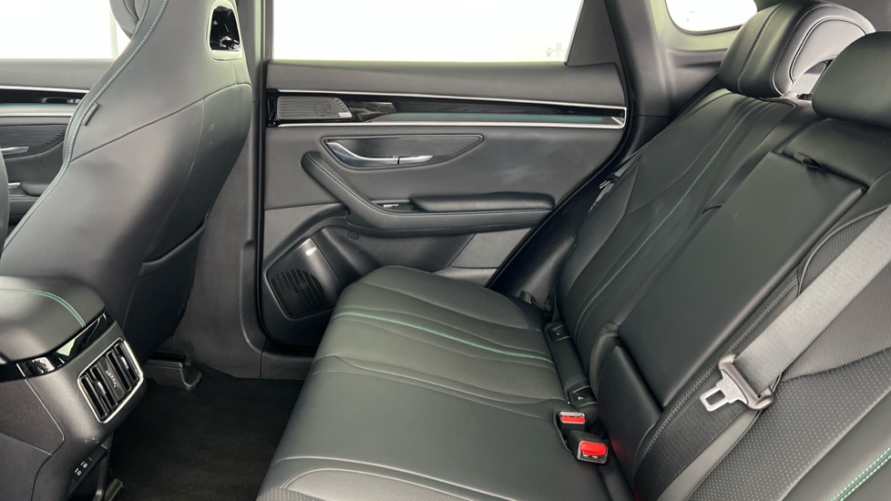 BYD Seal U 1.5 DM-i Comfort 5dr Auto Estate - Image 13