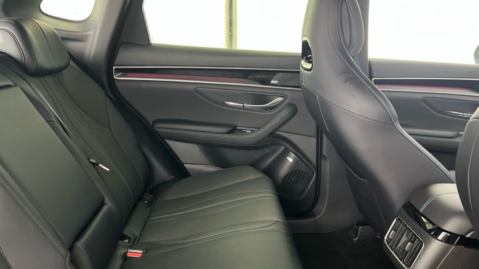 BYD Seal U 1.5 DM-i Comfort 5dr Auto Estate - Image 12