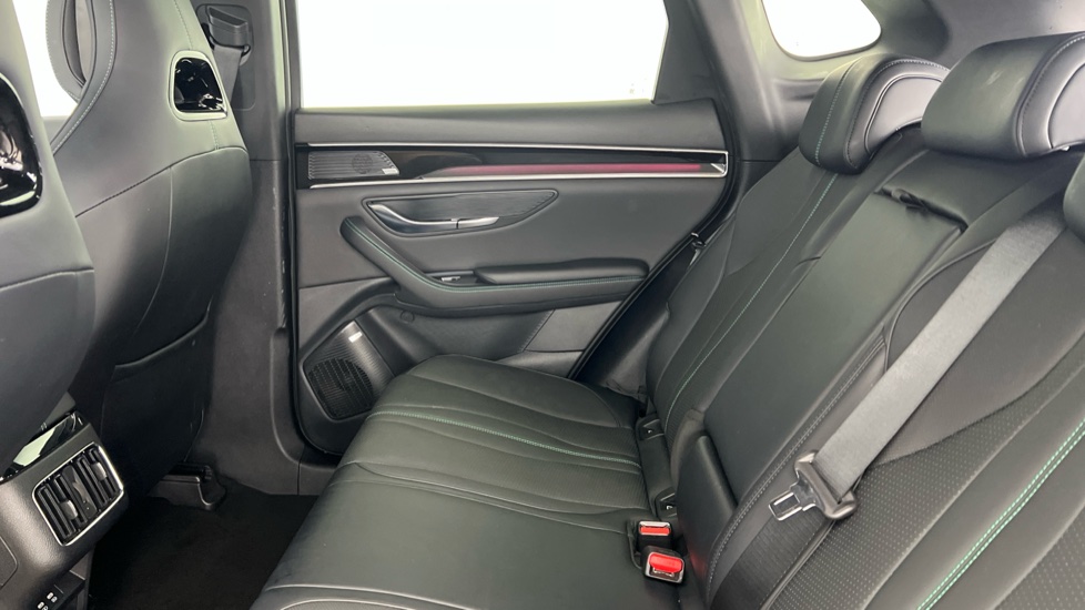 BYD Seal U 1.5 DM-i Comfort 5dr Auto Estate - Image 13