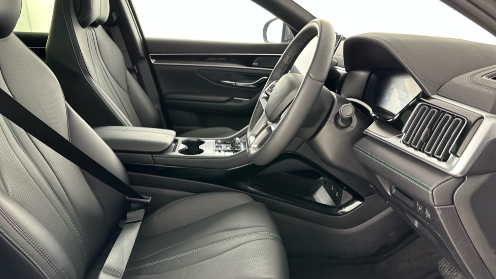 BYD Seal U 1.5 DM-i Comfort 5dr Auto Estate - Image 11