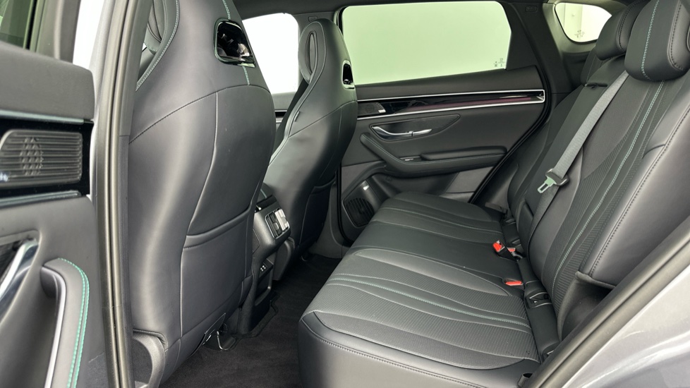 BYD Seal U 1.5 DM-i Comfort 5dr Auto Estate - Image 13