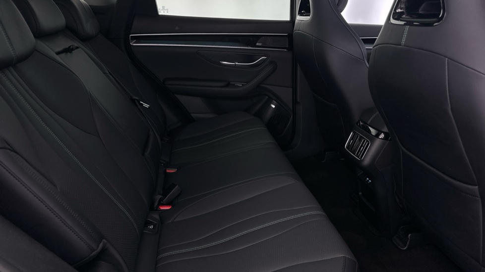 BYD Seal U 1.5 DM-i Comfort 5dr Auto Estate - Image 12
