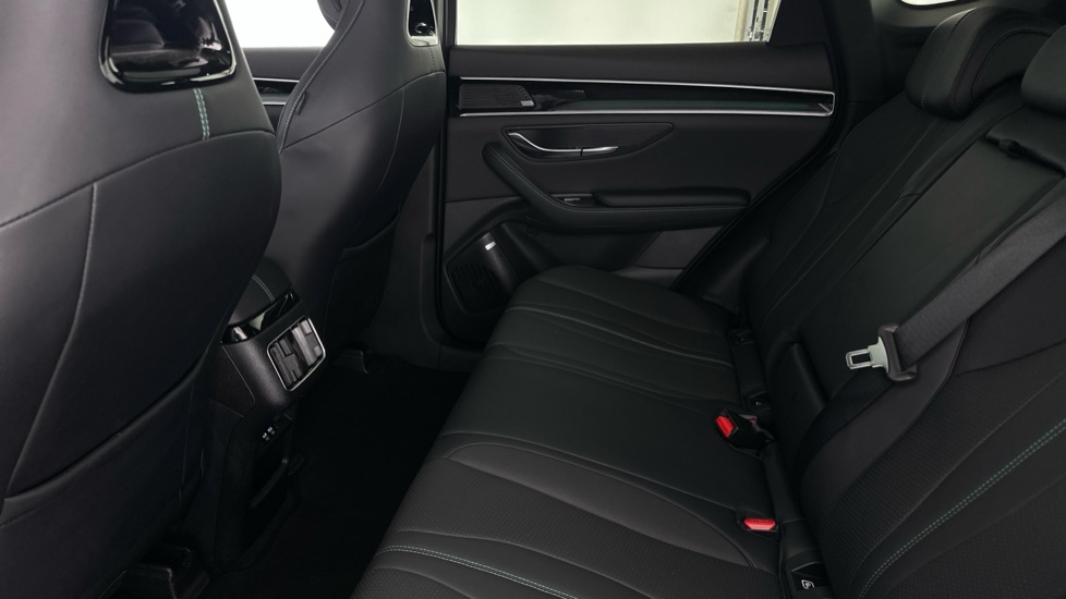 BYD Seal U 1.5 DM-i Comfort 5dr Auto Estate - Image 13
