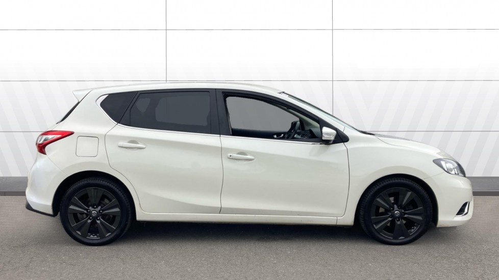 Nissan Pulsar 1.5 dCi Tekna 5dr Diesel Hatchback - Image 5