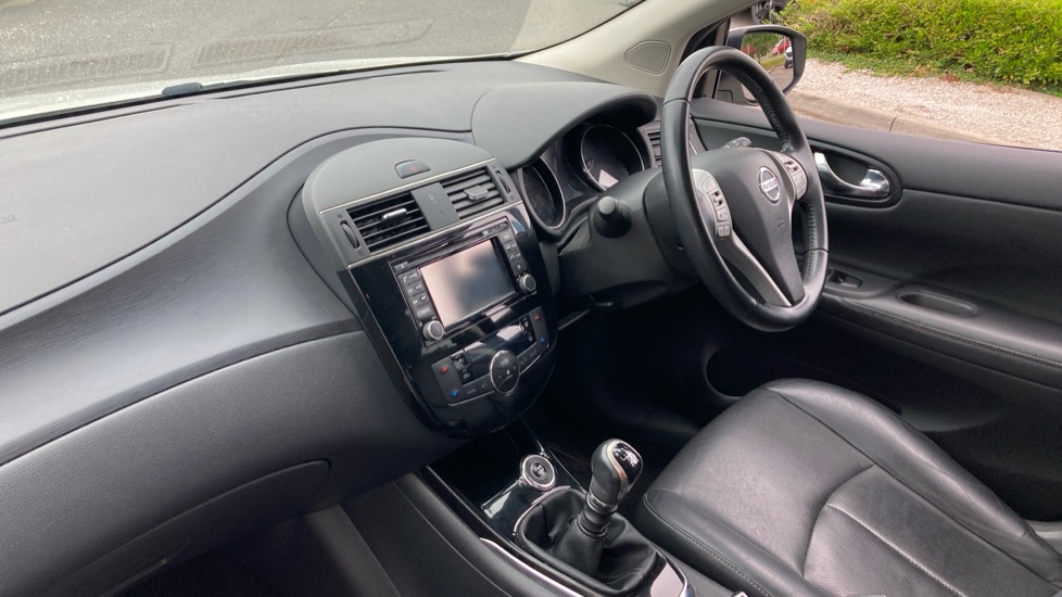 Nissan Pulsar 1.5 dCi Tekna 5dr Diesel Hatchback - Image 9
