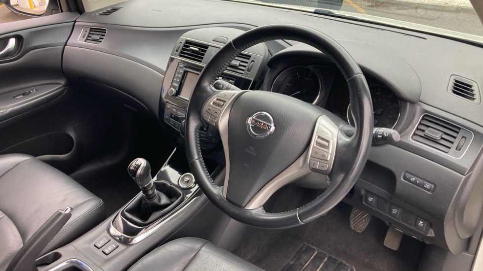Nissan Pulsar 1.5 dCi Tekna 5dr Diesel Hatchback - Image 11