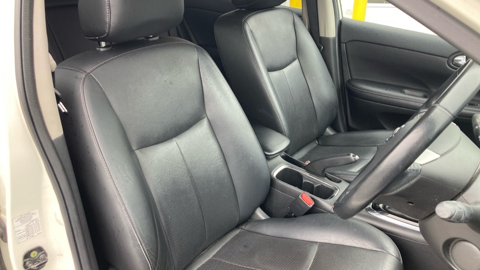 Nissan Pulsar 1.5 dCi Tekna 5dr Diesel Hatchback - Image 35