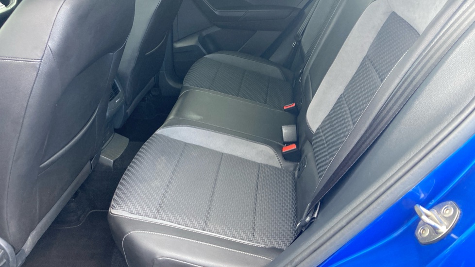 Volkswagen T-Roc 1.5 TSI EVO R-Line 5dr Petrol Hatchback - Image 16