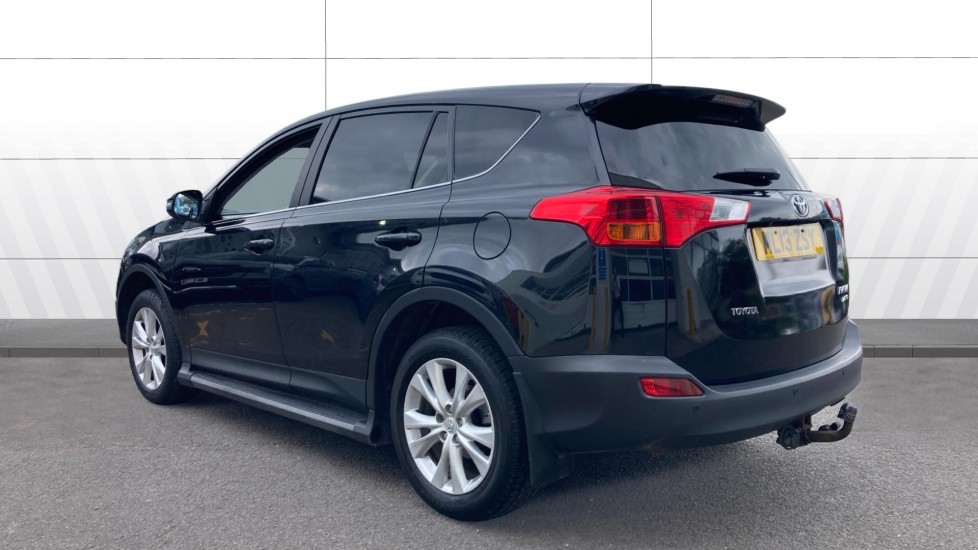 Toyota Rav 4 2.2 D-4D Icon 5dr Diesel Estate - Image 2