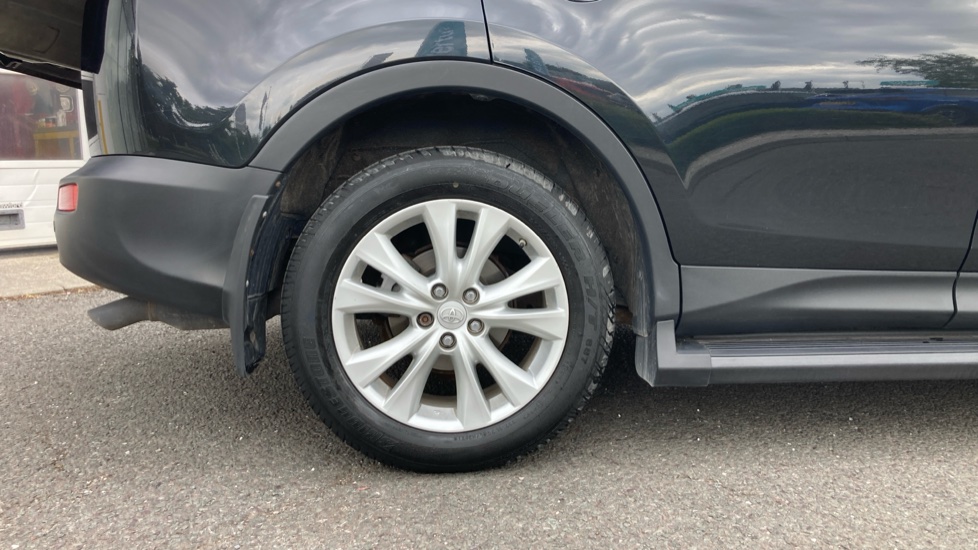 Toyota Rav 4 2.2 D-4D Icon 5dr Diesel Estate - Image 7