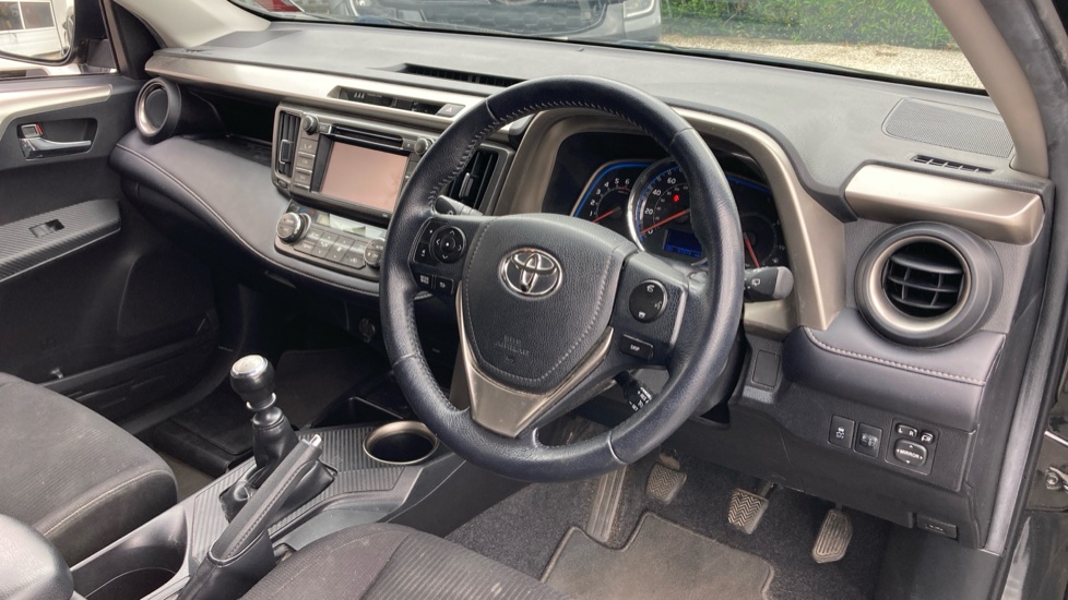 Toyota Rav 4 2.2 D-4D Icon 5dr Diesel Estate - Image 11