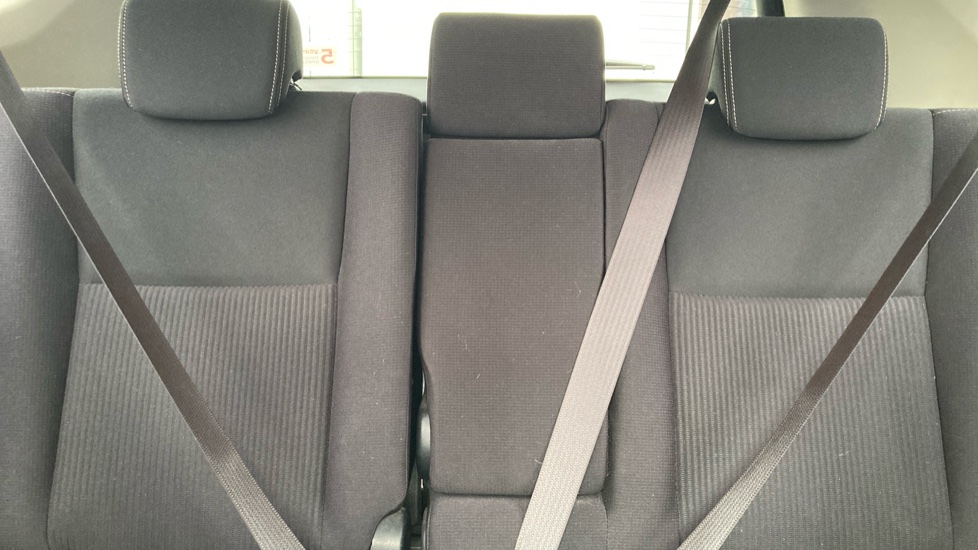 Toyota Rav 4 2.2 D-4D Icon 5dr Diesel Estate - Image 15
