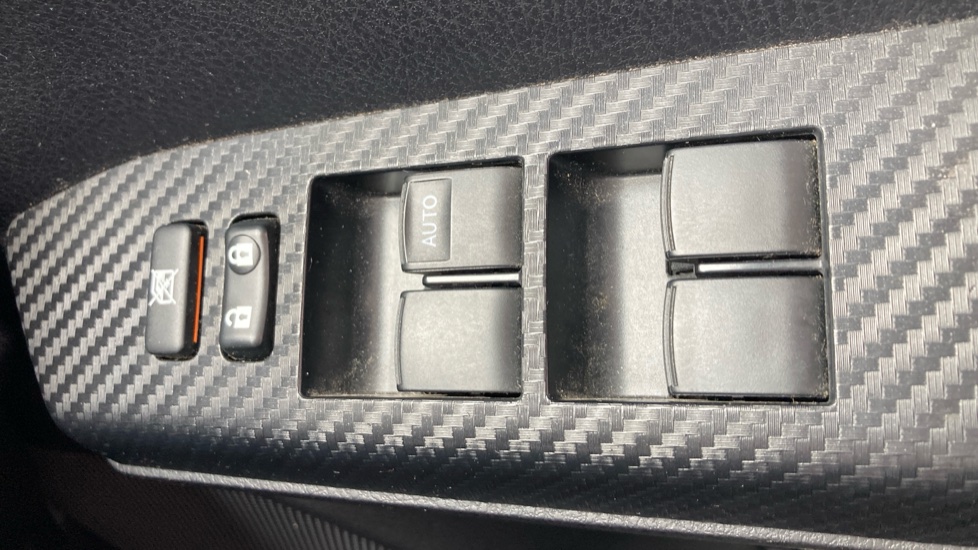 Toyota Rav 4 2.2 D-4D Icon 5dr Diesel Estate - Image 21