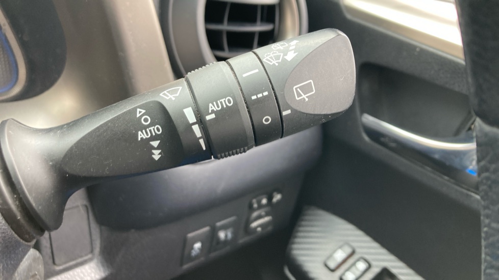 Toyota Rav 4 2.2 D-4D Icon 5dr Diesel Estate - Image 26