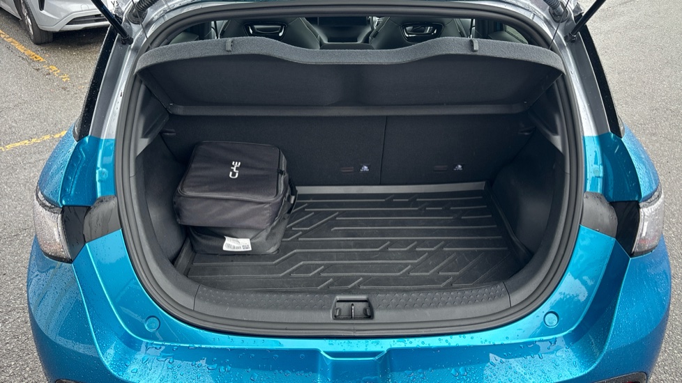 BYD Dolphin 150kW Design 60.4kWh 5dr Auto Electric Hatchback - Image 4