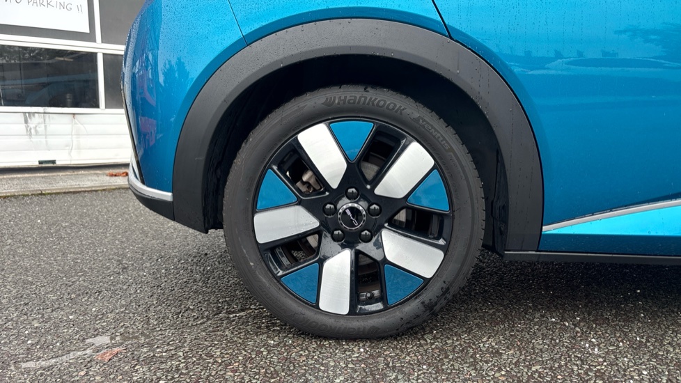 BYD Dolphin 150kW Design 60.4kWh 5dr Auto Electric Hatchback - Image 7