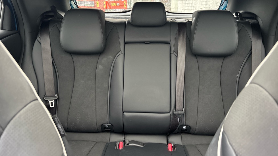 BYD Dolphin 150kW Design 60.4kWh 5dr Auto Electric Hatchback - Image 15