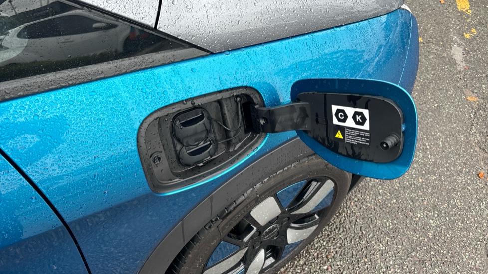 BYD Dolphin 150kW Design 60.4kWh 5dr Auto Electric Hatchback - Image 41