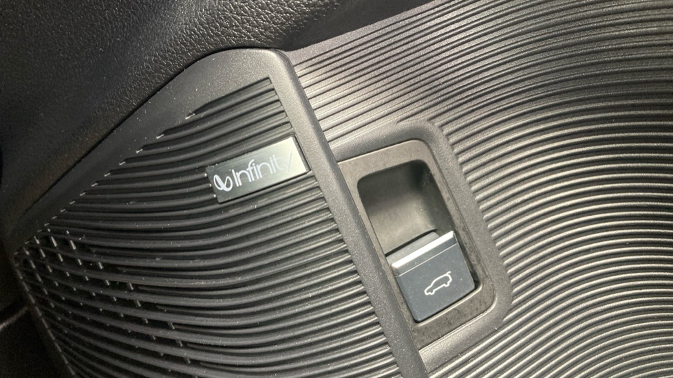 BYD Seal U 1.5 DM-i Comfort 5dr Auto Estate - Image 22