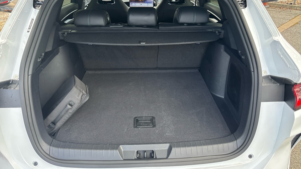 BYD Seal U 1.5 DM-i Comfort 5dr Auto Estate - Image 4