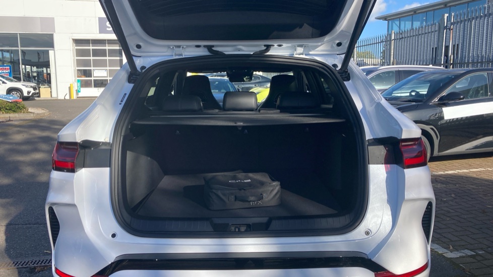 BYD Seal U 1.5 DM-i Boost 5dr Auto Estate - Image 4