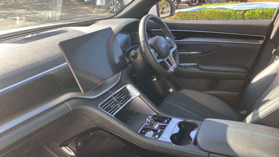 BYD Seal U 1.5 DM-i Boost 5dr Auto Estate - Image 9
