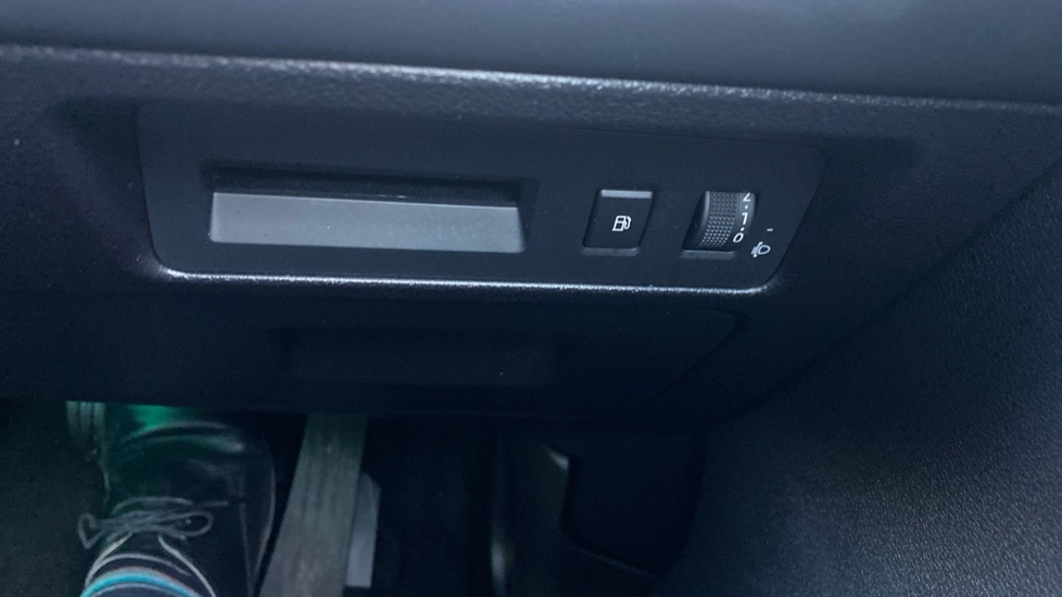 BYD Seal U 1.5 DM-i Boost 5dr Auto Estate - Image 41