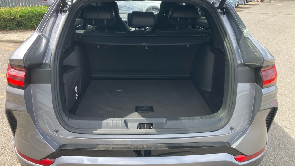 BYD Seal U 1.5 DM-i Comfort 5dr Auto Estate - Image 4