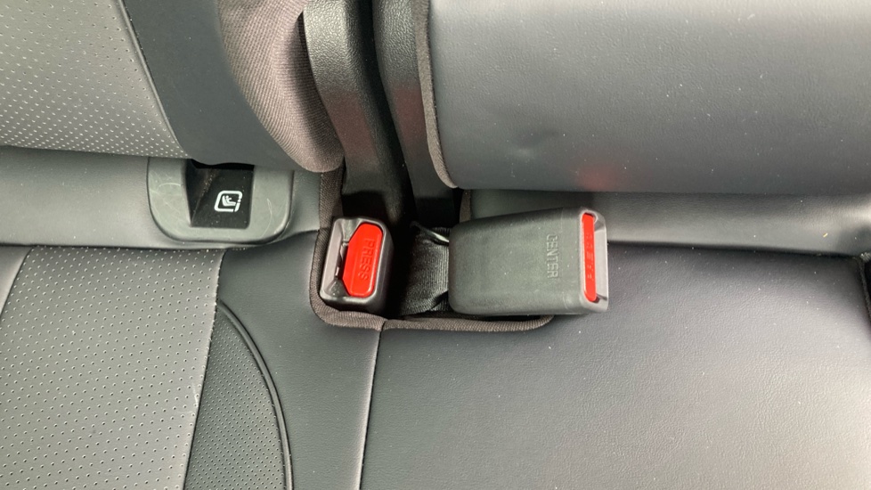 BYD Seal U 1.5 DM-i Comfort 5dr Auto Estate - Image 17