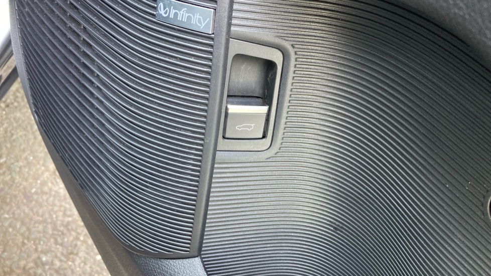 BYD Seal U 1.5 DM-i Comfort 5dr Auto Estate - Image 51